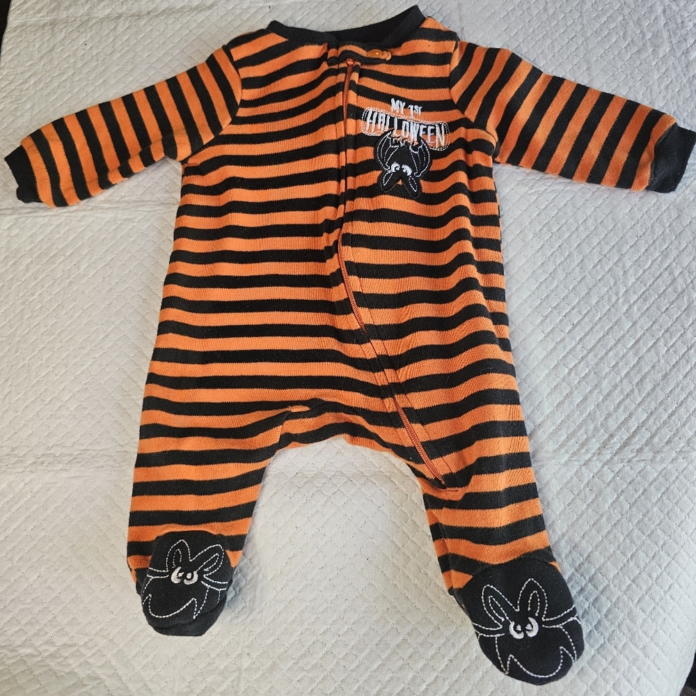 Newborn Halloween Onsie.